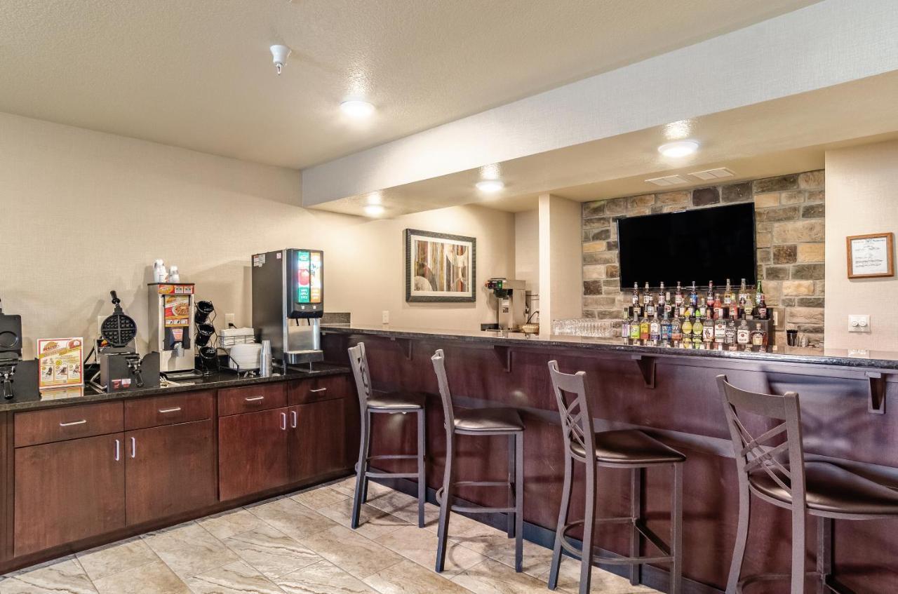 Cobblestone Inn & Suites - Bridgeport Екстер'єр фото